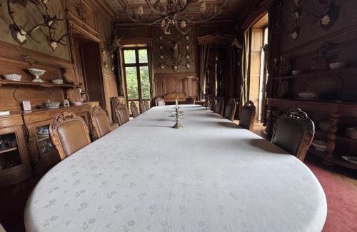 Maigne House | Chateau de Resteau Haut de Gamme 15 pers