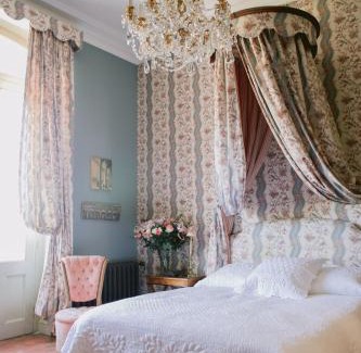 Sauveterre Hotel | Chateau de Varenne