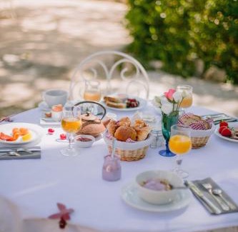 Sauveterre Hotel | Chateau de Varenne