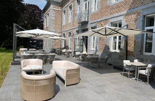 Vireux-Wallerand Hotel | Chateau de Wallerand