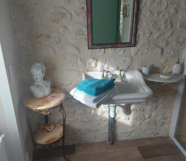 Cissac-Medoc House | Chateau Gunes (Guges)