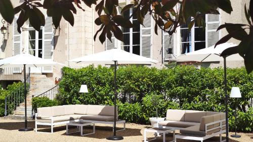 Brion House | Château La Mothaye - self catering apartments with pool in the Loire Valley