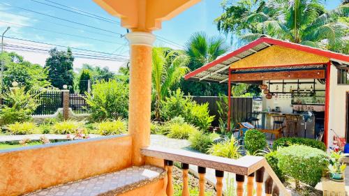 San Pedro Villa | Chateau La Princesa rooms with garden, Bar & billiard