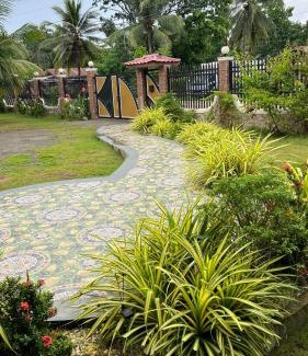 San Pedro House | Chateau La Princesa rooms with cozy garden, billiard table & bar