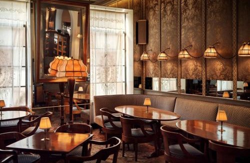 Hollywood Hills West Hotel | Chateau Marmont
