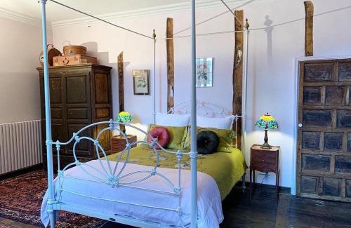 Foissac Bed & Breakfast | Chateau Mas de Pradie B&B Fountain view room