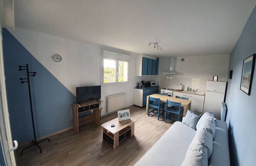 Chateaubriant Apartment | Chateaubriant town center gite with terrace and garden