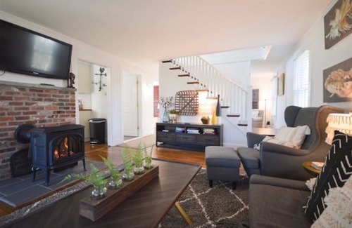 North Chatham House | Chatham Getaway- Completely Renovated Cape Cottage w/Linens Included