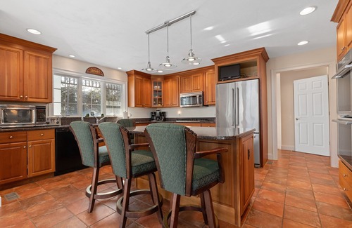 Chatham House | Chatham-Walk to Town/Beach-Multi Family Friendly