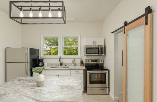 Northside House | Chatt Blue Bungalow - Pet Friendly, Mins to Downtown!