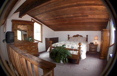 Flintstone Cabin | Chattanooga Vacation Rental Private Pool