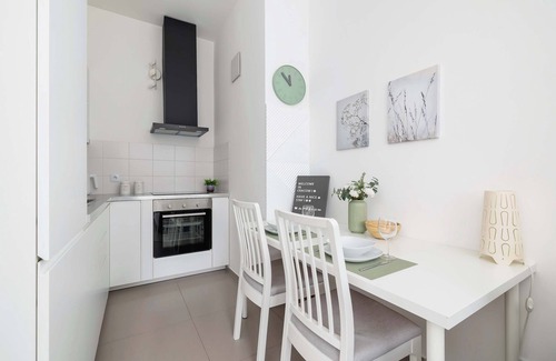 Pradnik Bialy Apartment | Chełmońskiego 142 | Comfortable Apartment | Garage