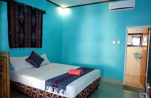 Gili Trawangan House | Cheap and Cheerful Queen room for budget travelers