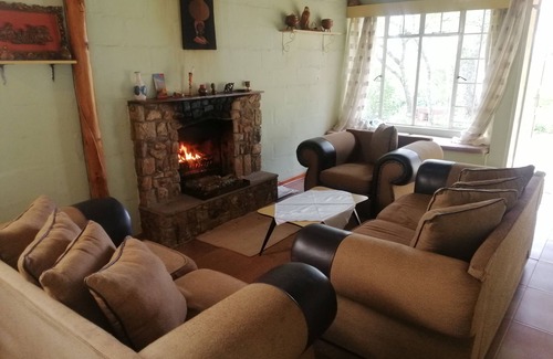 Juliasdale Cottage | Cheapest Nyanga get away with a pool!