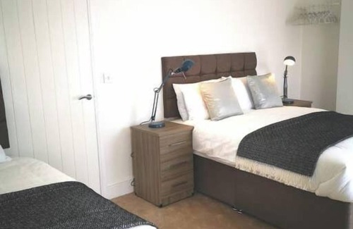 Cwmbrwla Apartment | Check it out, Eatons House