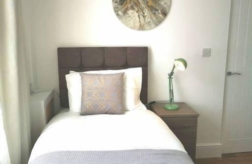 Cwmbrwla Apartment | Check it out, Eatons House