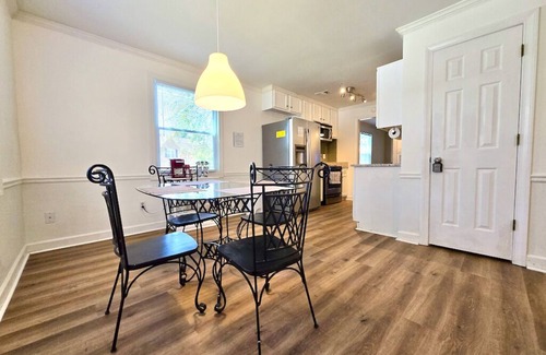 Smyrna House | Cheerful 2-bedroom Townhouse in Smyrna