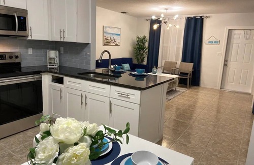 Little Ranches House | Cheerful 2Bd Home, 10 Min to Hollywood Beach