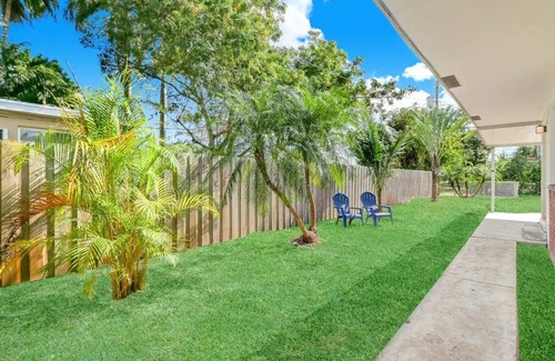 Little Ranches House | Cheerful 2Bd Home, 10 Min to Hollywood Beach