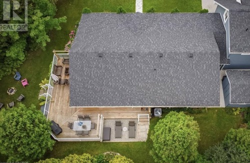 Port Elgin Cottage | Cheerful 3 Bedroom Cottage 2 Minute walk to the Beach on Beautiful Lake Huron