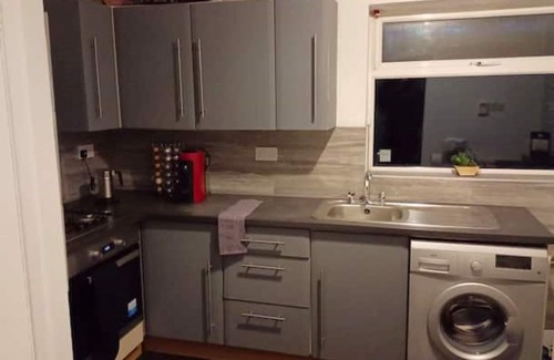 Newark upon Trent House | Cheerful 3 Bedroom Apartment