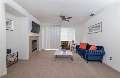 North Natomas House | Cheerful 3-Bedroom Home close to Airport/downtown