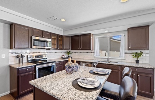 Green Valley Ranch House | Cheerful 3 Bedroom Home Plus Loft