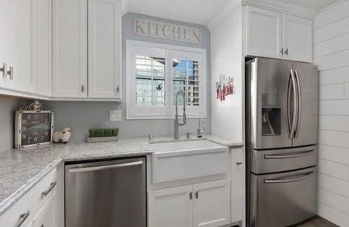 National City House | Cheerful 4-bedroom house with free parkings.