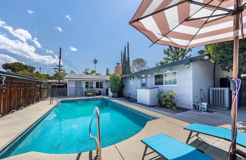 Redlands House | Cheerful 4 bedroom house with pool
