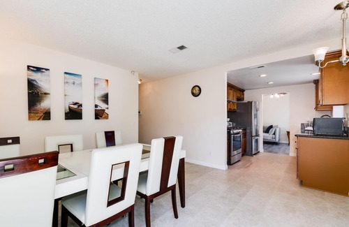 Chino Hills House | Cheerful 4 bedroom 3 bathroom house in Chino Hills