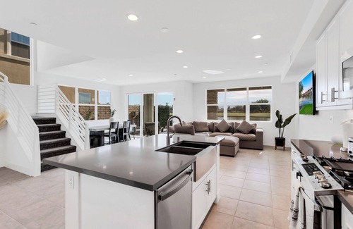 Indio House | Cheerful 4-bedroom vacation home with POOL