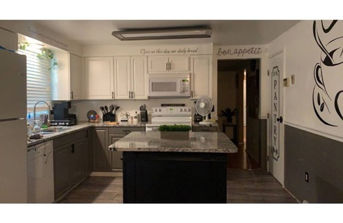Trotwood House | Cheerful 4BR/12BD “Ravishing Ranch”