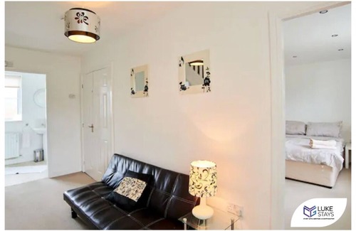 Cornforth House | ◑ Cheerful 5 Bedrooms House◑ Yard◑ Wifi◑ Durham◑