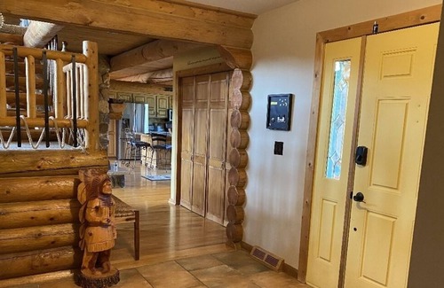 Lodi Cabin | Cheerful 6 bedroom cabin with pool- vila Alexandra