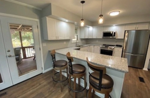 Pisgah Forest House | Cheerful Brevard home fenced yard on quiet acre