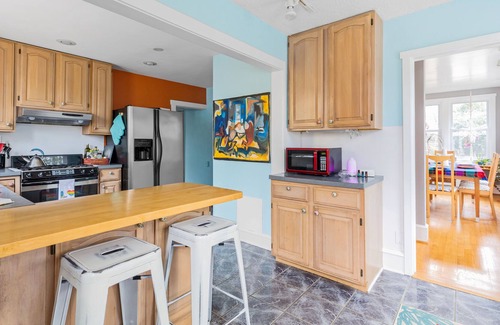 Wilmington House | Cheerful house, big yard, large groups welcome