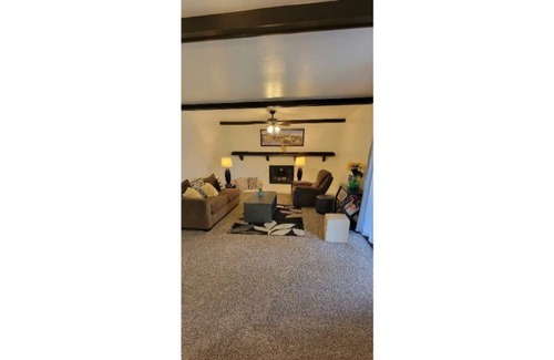 Aurora House | Cheerful large 5 bedroom home with space to spare