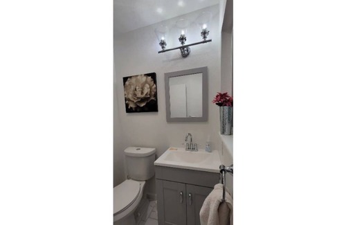 Aurora House | Cheerful large 5 bedroom home with space to spare