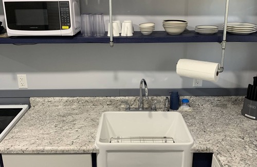 Norton House | Cheerful newly remodeled 1-bedroom with fireplace
