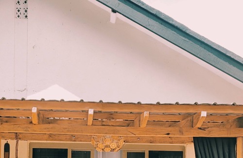 Jinja Cottage | chel and vade cottages
