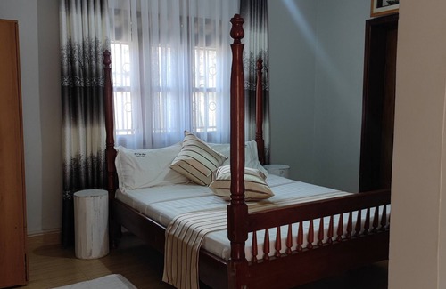 Jinja Cottage | chel and vade cottages