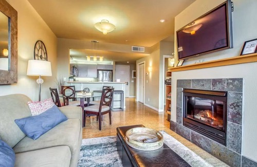 Chelan Condo | Chelan Resort Suites: Water Sunset #303