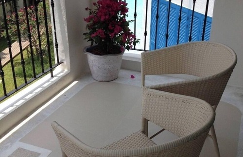 Khao Tao Condo | Chelona 1BR Pool View