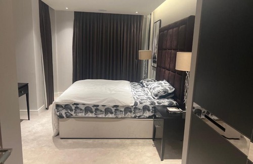 Sands End Apartment | Chelsea creek