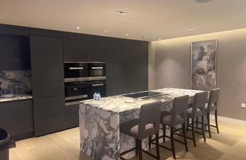 Sands End Apartment | Chelsea creek