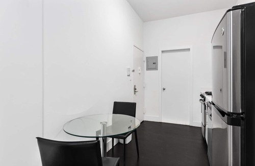 Chelsea Apartment | Chelsea/Greenwich Village Modern One-Bedroom