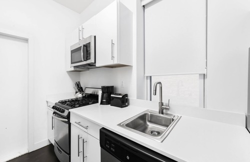 Chelsea Apartment | Chelsea/Greenwich Village Modern One-Bedroom