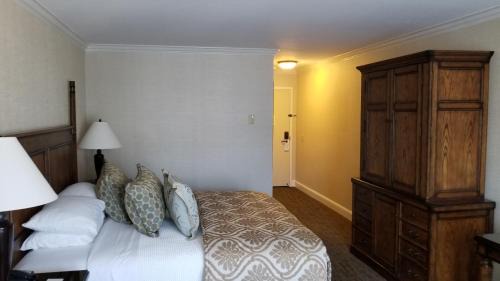 Cow Hollow Hotel | Chelsea Inn