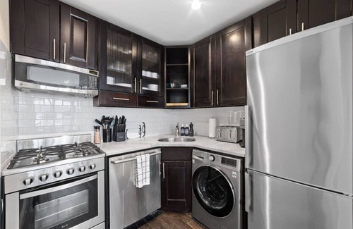 Chelsea Apartment | Chelsea Vista II by Rove Travel 2BR PH with Rooftop