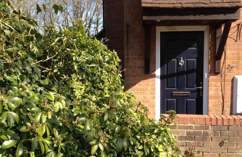 St Albans House | CHERIE's HOUSE 1 BEDROOM GARDEN & PARKING